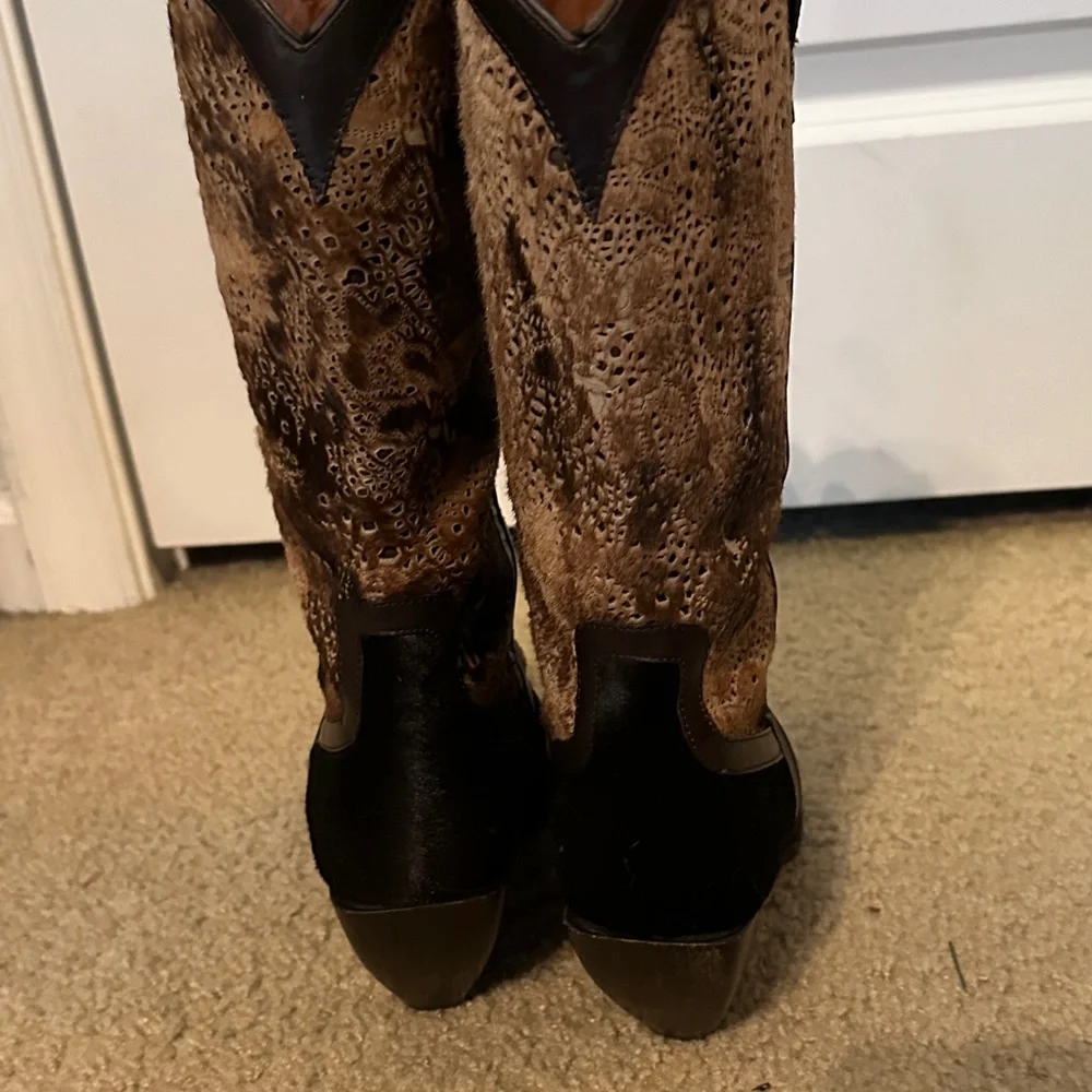 Donald J. Pliner  fur black and Brown Heeled Boots 10.5 - Picture 4 of 7
